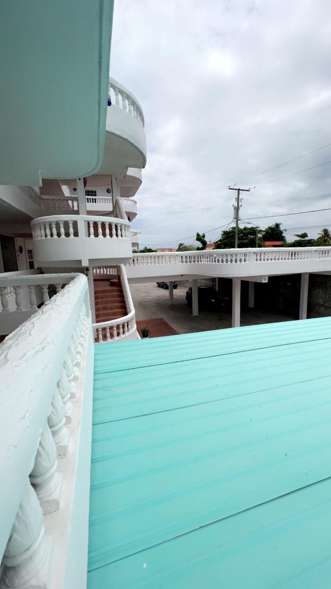 Las Palmas Hotel Corozal Exterior photo