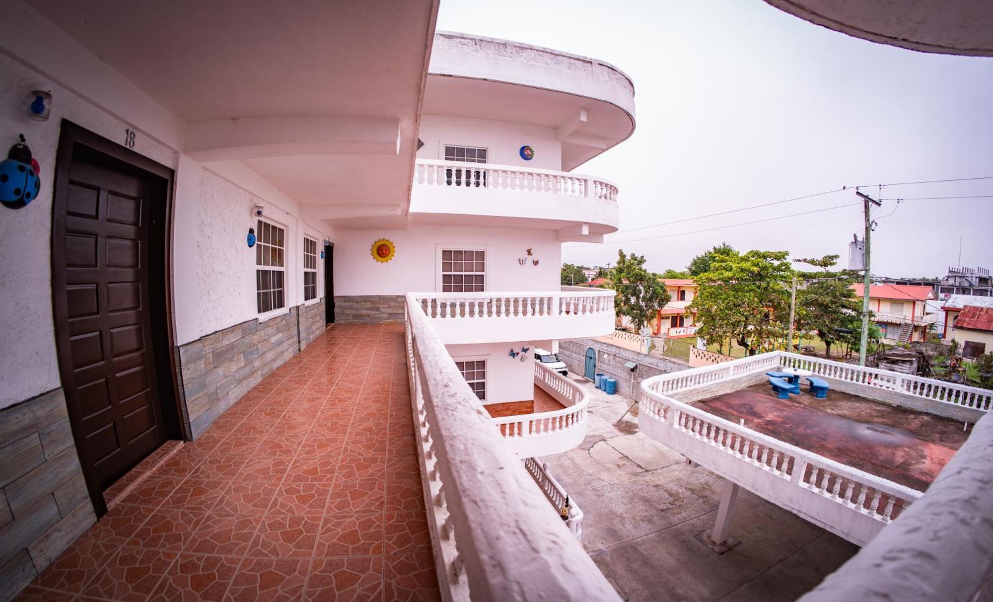 Las Palmas Hotel Corozal Exterior photo