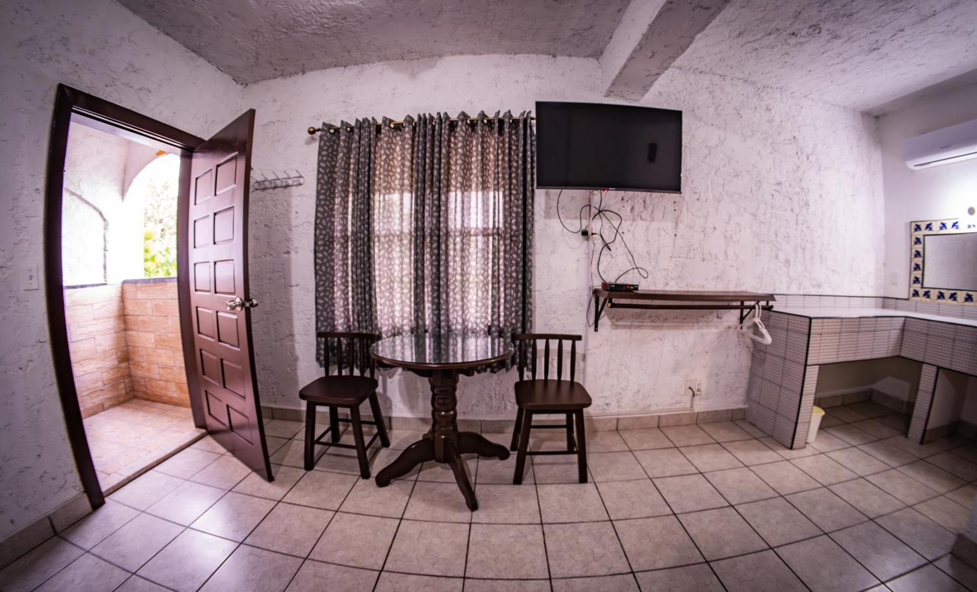 Las Palmas Hotel Corozal Exterior photo